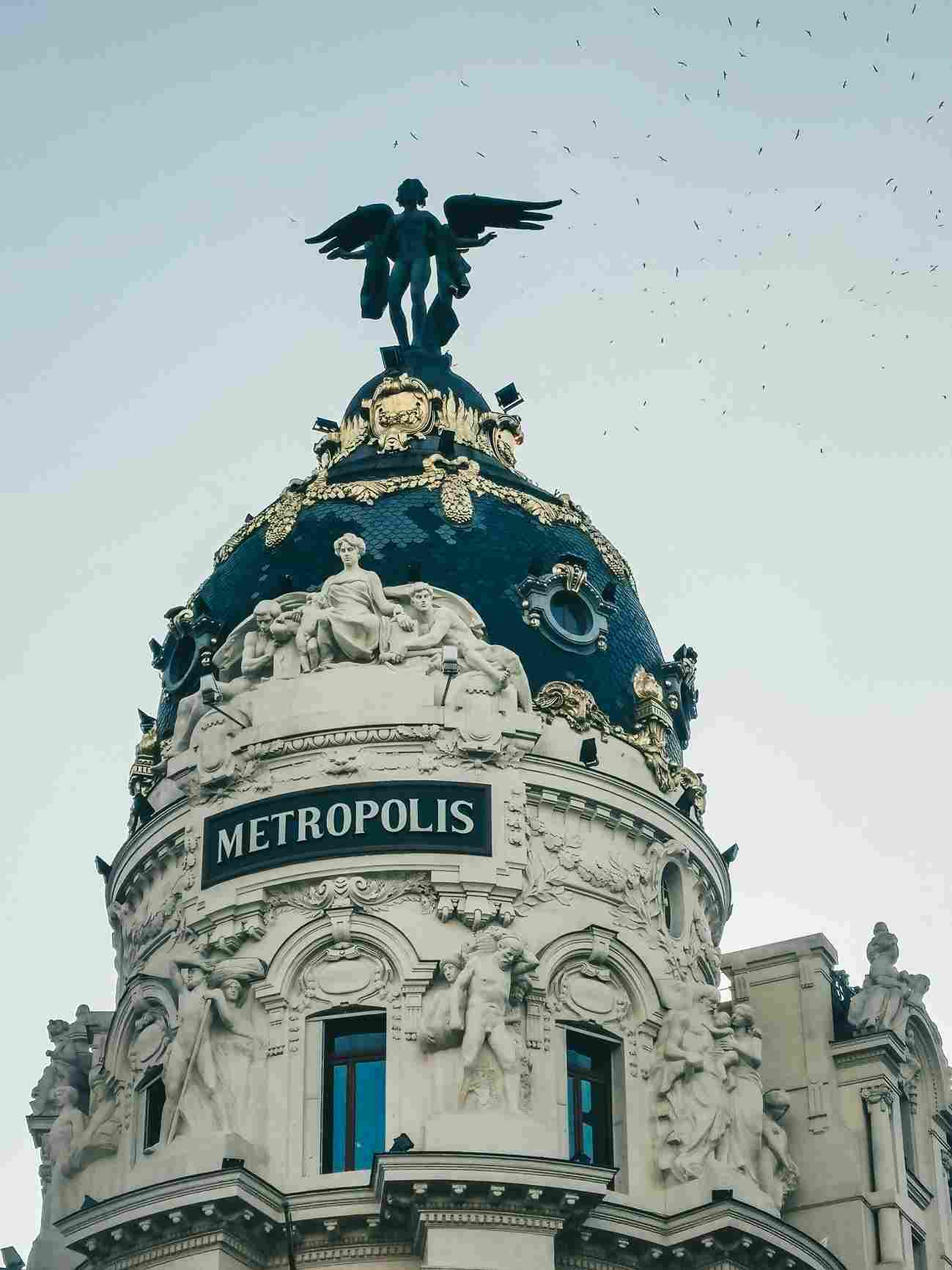 edificio metrópolis en madrid